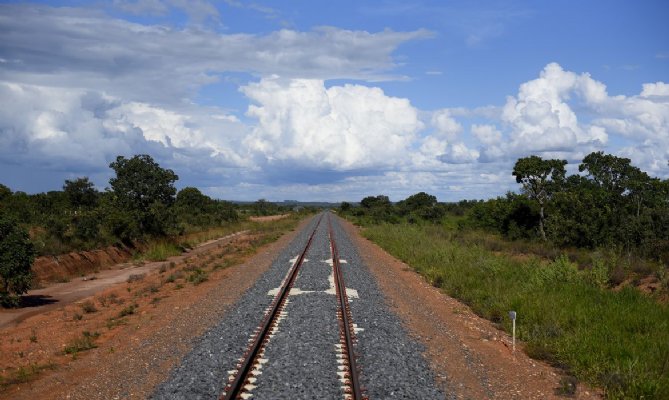 Exército assumirá obra de trecho da Ferrovia de Integração Oeste-Leste